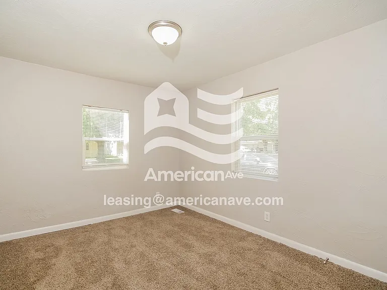 1833853_013_wm_-_bedroom_13116460.jpg
