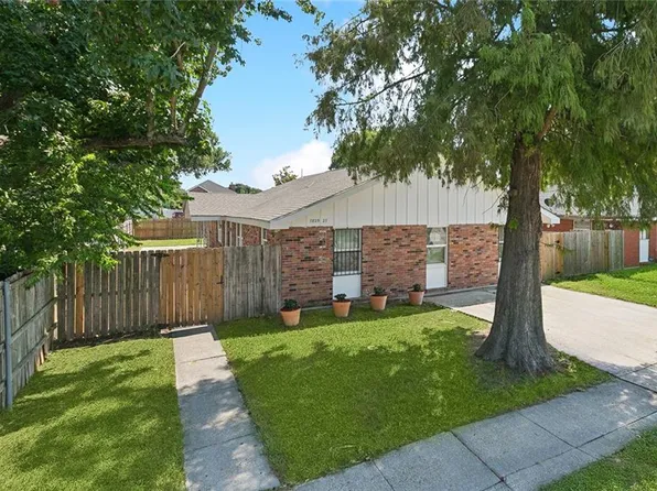 7825-27 Dorsett Dr, New Orleans, LA 70128