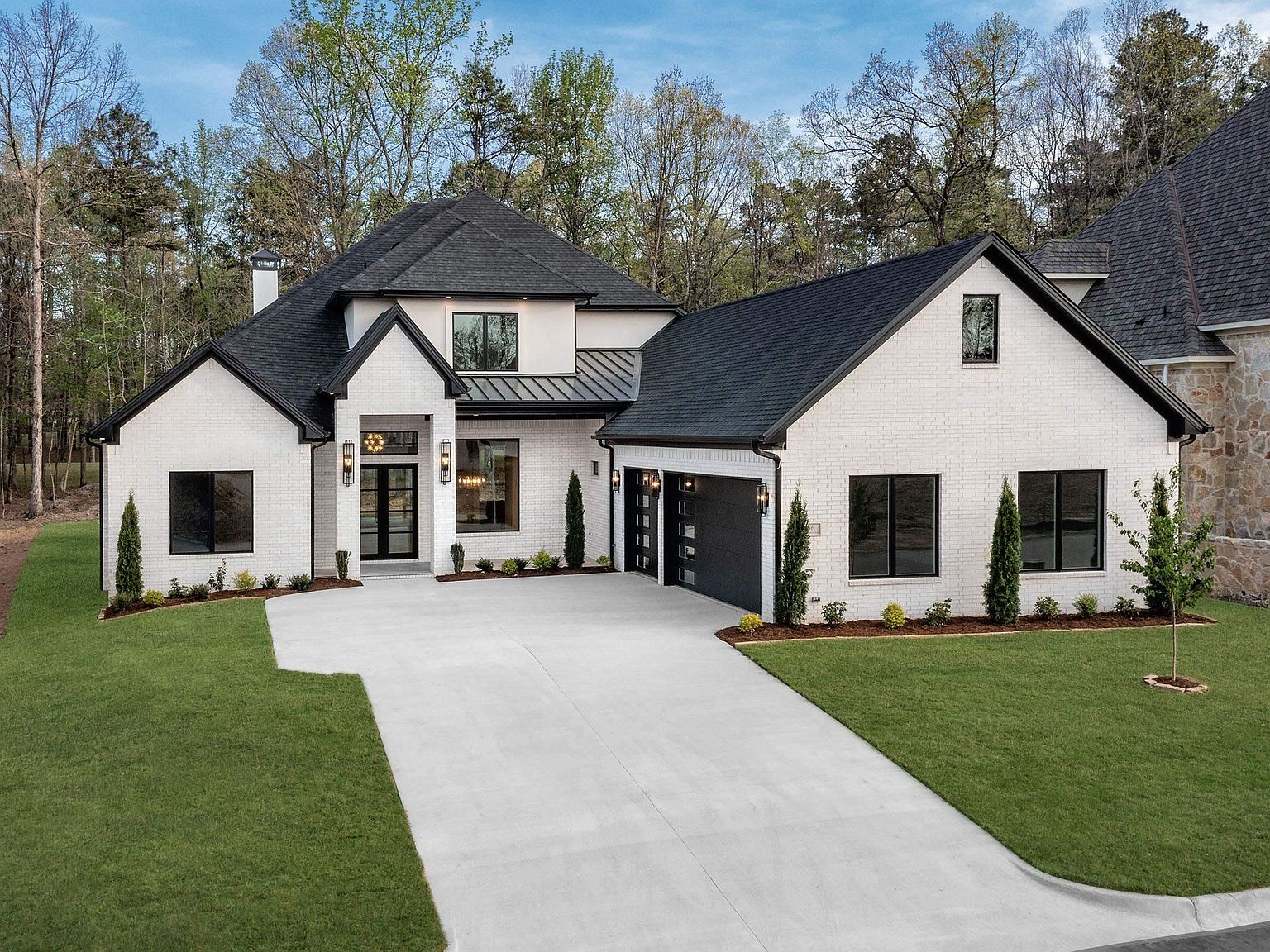46 Miramont Blvd