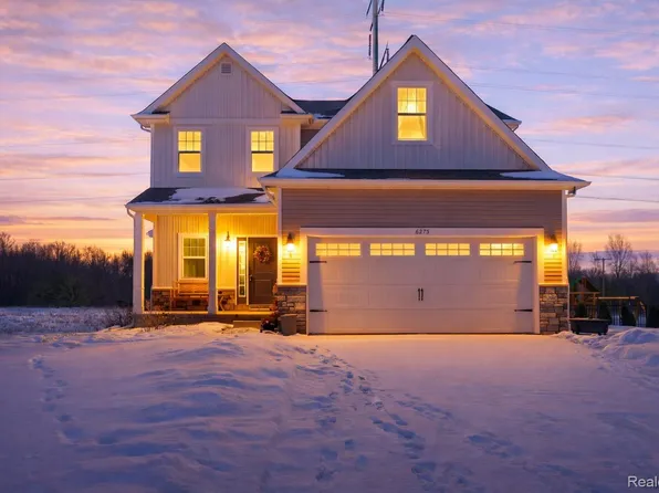 6275 Summerbrooke Cir, Fowlerville, MI 48836