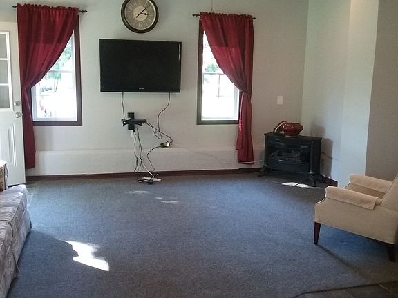 Large Fam Room & Fireplace