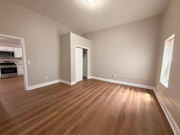 151 Howard Ave #1L — Photo 2