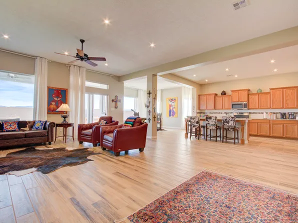 460 Rio Chama Cir SW, Los Lunas, NM 87031