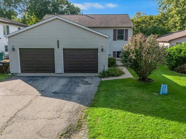 3815 Tulip St, Crystal Lake, IL 60014