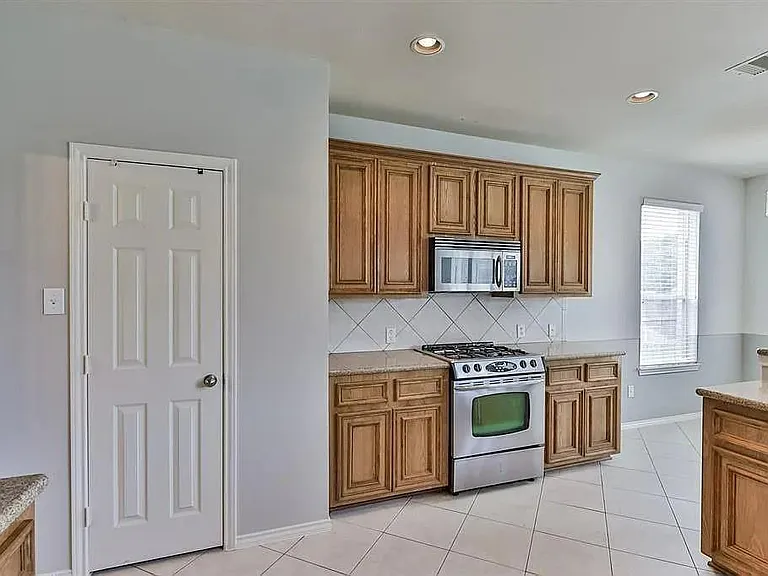 13002 Misty Bay Ln — Photo 13