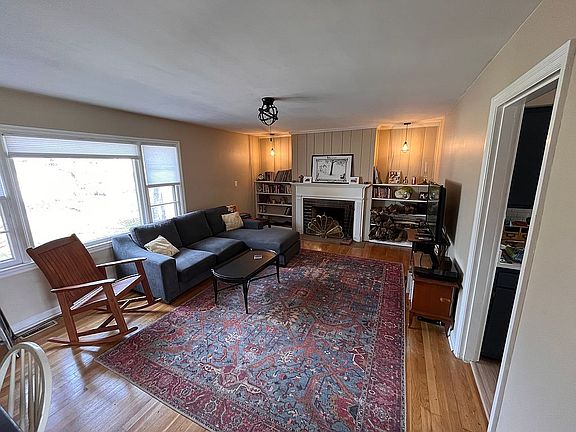 2nd image of 681 Mount Vernon Dr