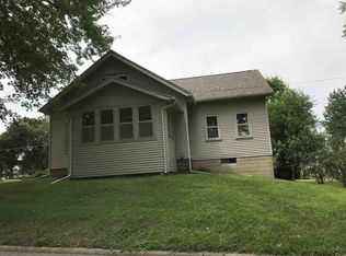 504 Forrest Rd, Cedar Falls, IA 50613