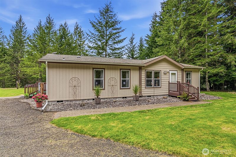 2nd image of 1047 Beaver Creek Road