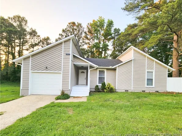 868 Danish Dr, Fayetteville, NC 28303