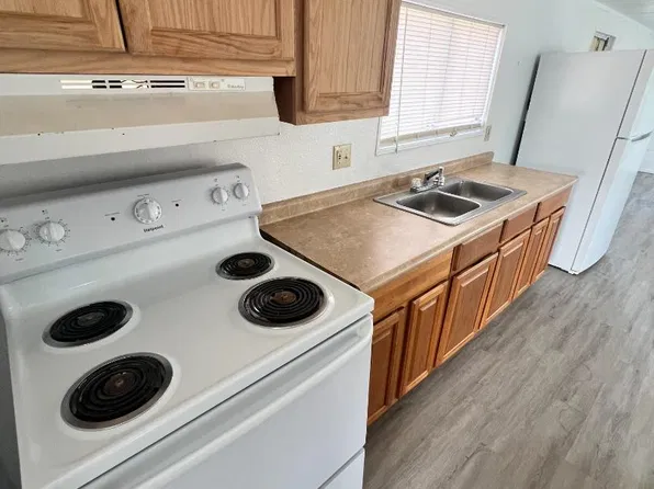 2111 W Austin St, Port Lavaca, TX