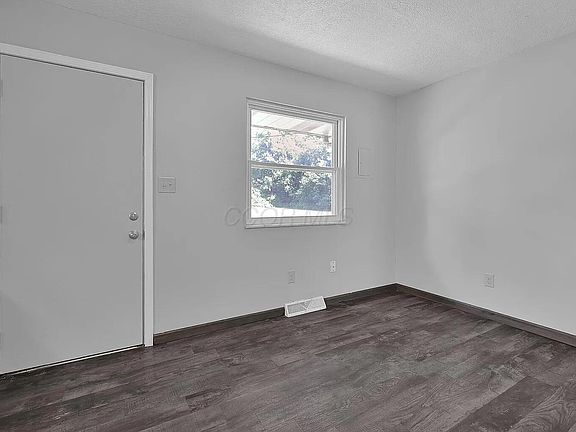 3rd image of 65 Neil St