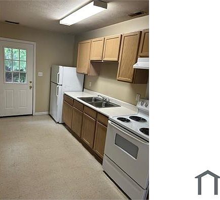 2nd image of 715 Ellis St #3
