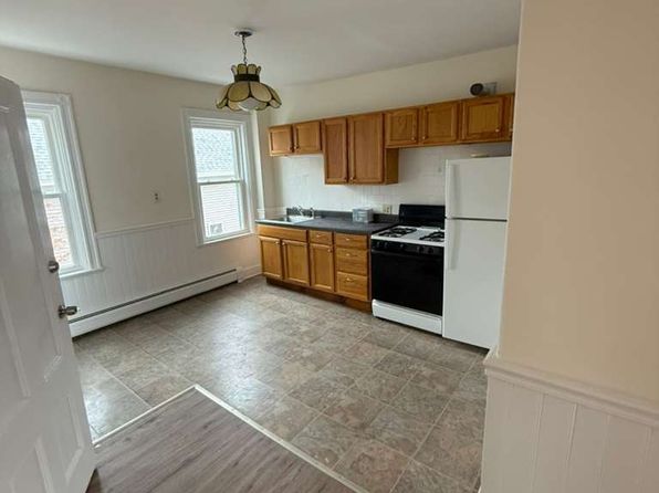 258 Chestnut St APT 2