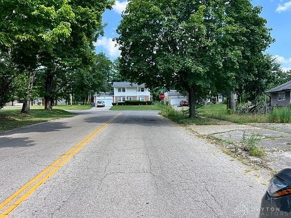5th image of 5522 Woodbine Ave