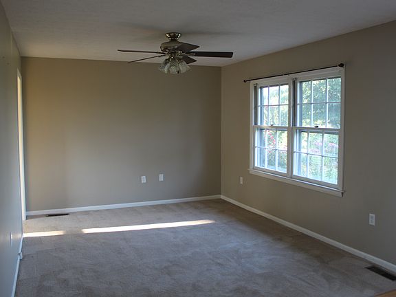3rd image of 43 Mooreland Blvd