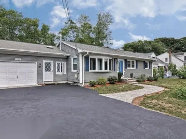 398 Center St, Raynham, MA 02767
