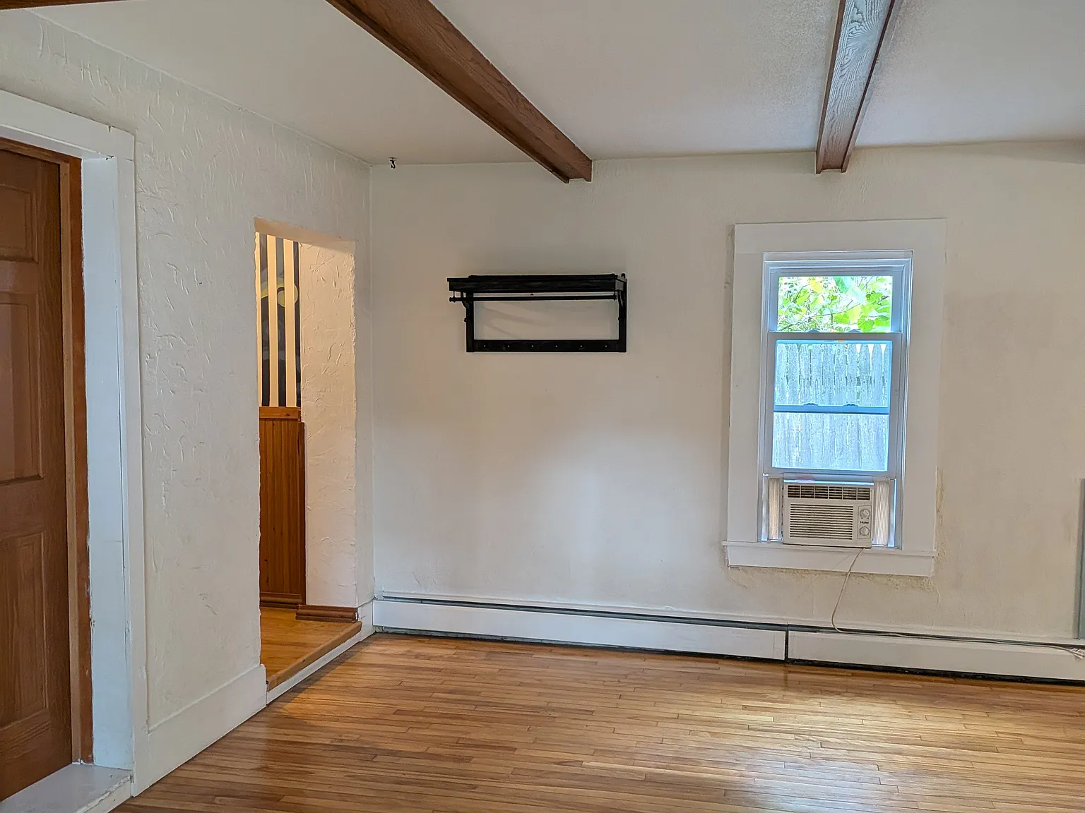 2 bed, 1040 sqft, $1,500 — Photo 2
