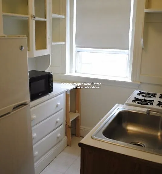 1111 Boylston St #27 — Photo 6