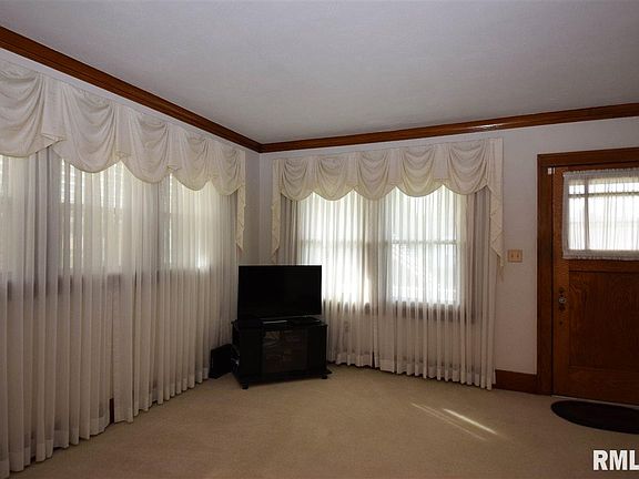 4th image of 811 E Gift Ave