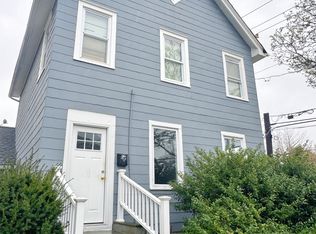 67 Coles St APT 1, Glen Cove, NY 11542