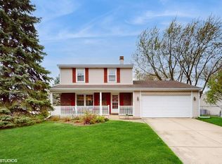 1136 Greenridge Rd, Buffalo Grove, IL 60089