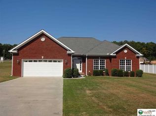 38 Derby Dr, Decatur, AL 35603