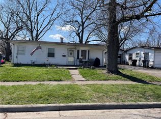 206 Prentice Dr, New Carlisle, OH 45344