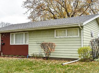 2210 9th St N, Fargo, ND 58102
