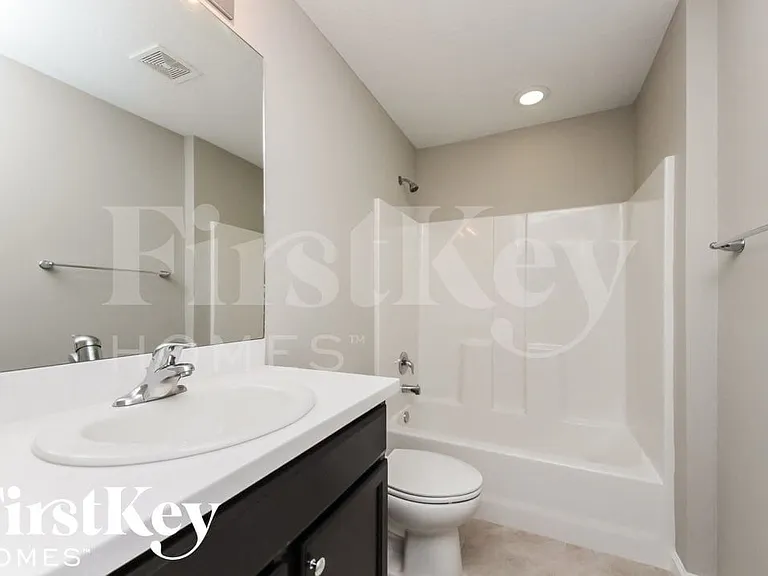 797 SW Hillsboro Cir — Photo 13