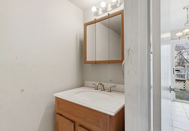 72 Chelmsford Ct — Photo 7