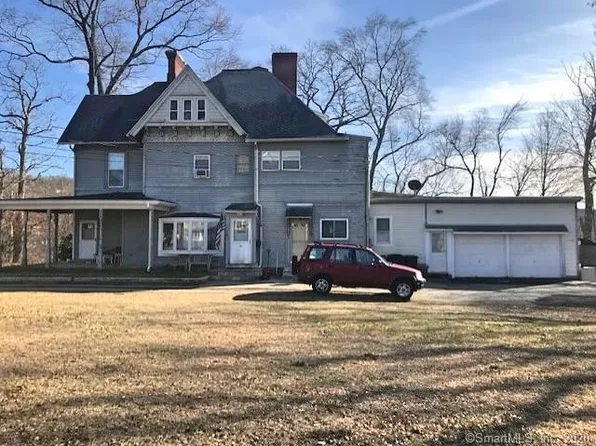 40 James St, Ansonia, CT 06401