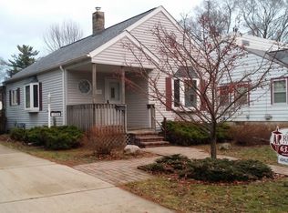 1506 Suncrist St, Midland, MI 48640
