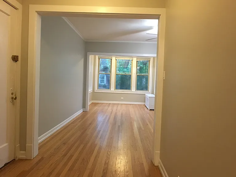 1461 W Catalpa Ave #2 — Photo 3