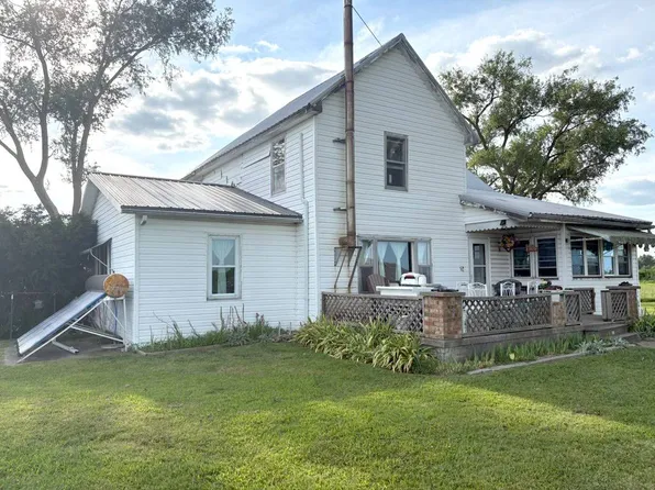 1679 County Highway 7, Geff, IL 62842