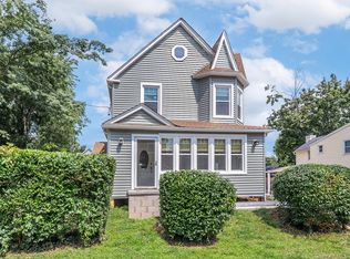 3 Ellison St, Bayville, NY 11709