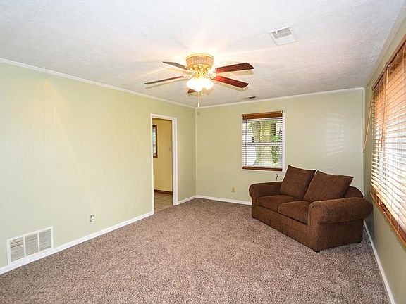 5th image of 407 Wellington Blvd