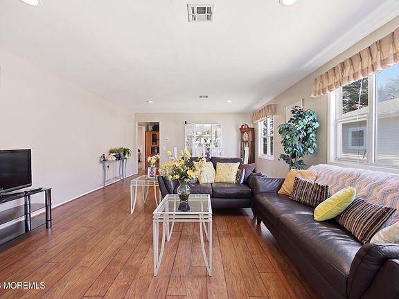 2nd image of 78 Pulaski Boulevard