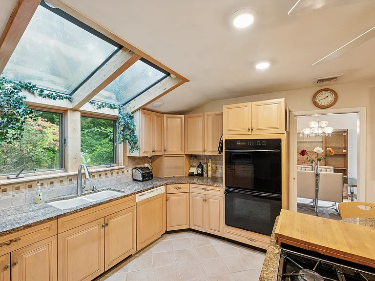 4 Ivy Pl — Photo 8