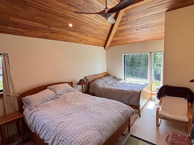 Second bedroom