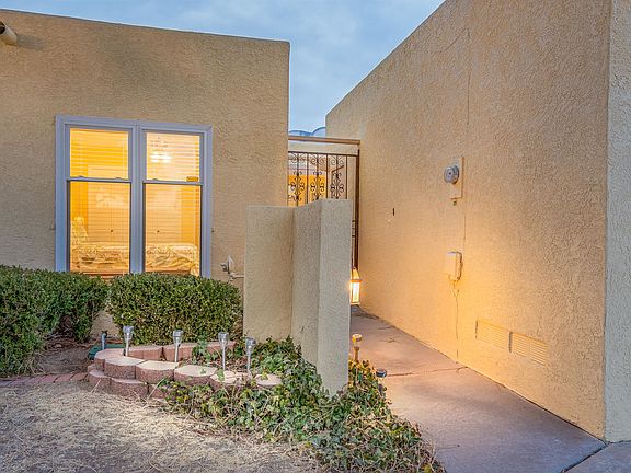 3rd image of 4725 San Pedro Dr NE