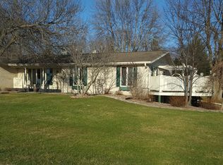 7785 Golf View Ln, Cuba City, WI 53807
