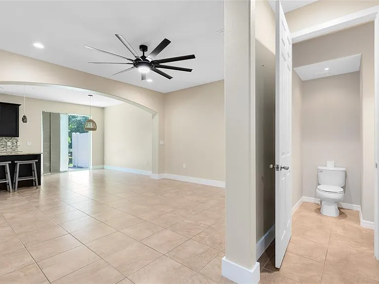 9625 Silver Buttonwood St — Photo 10