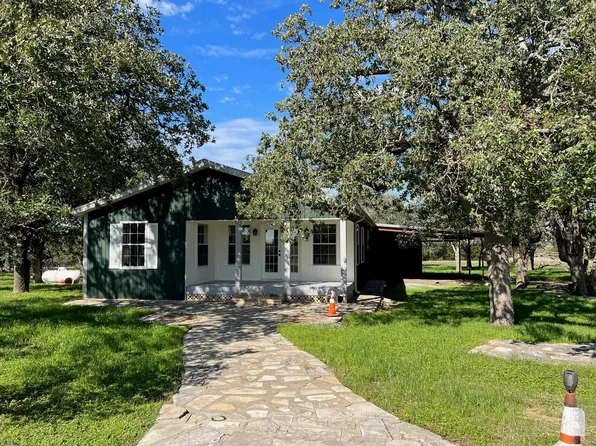 111 Chris Ln, Florence, TX 76527