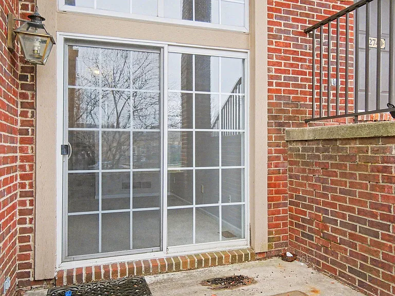 2738 Barclay Way — Photo 4