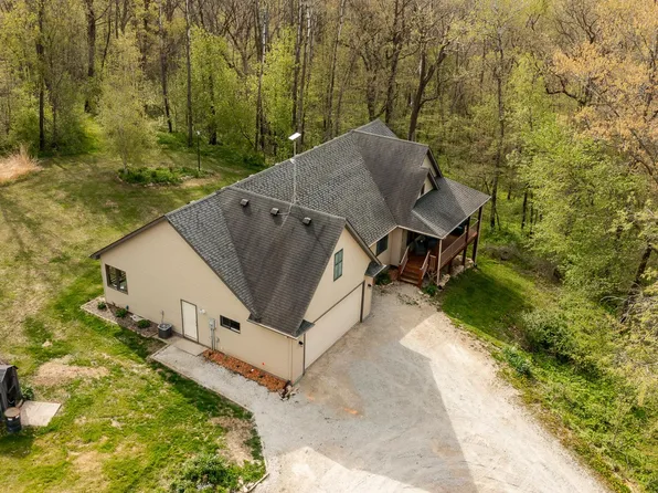 20967 212th St, Preston, MN 55965