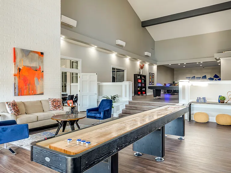 The Racquet Club Apartments — Photo 10