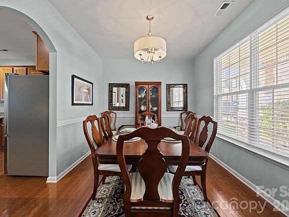 5th image of 4242 Wiregrass Rd