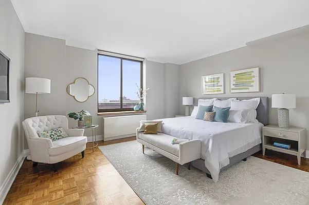 Sold by Compass | media 10