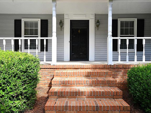 2nd image of 109 Robinwood Dr