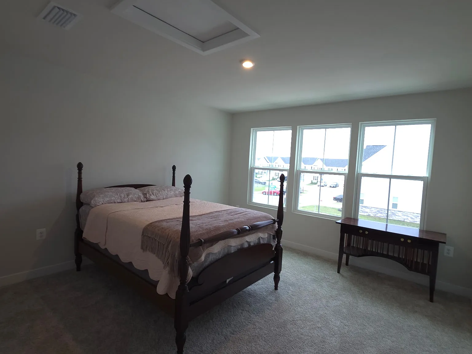 2 bed, 2500 sqft, $850 — Photo 1